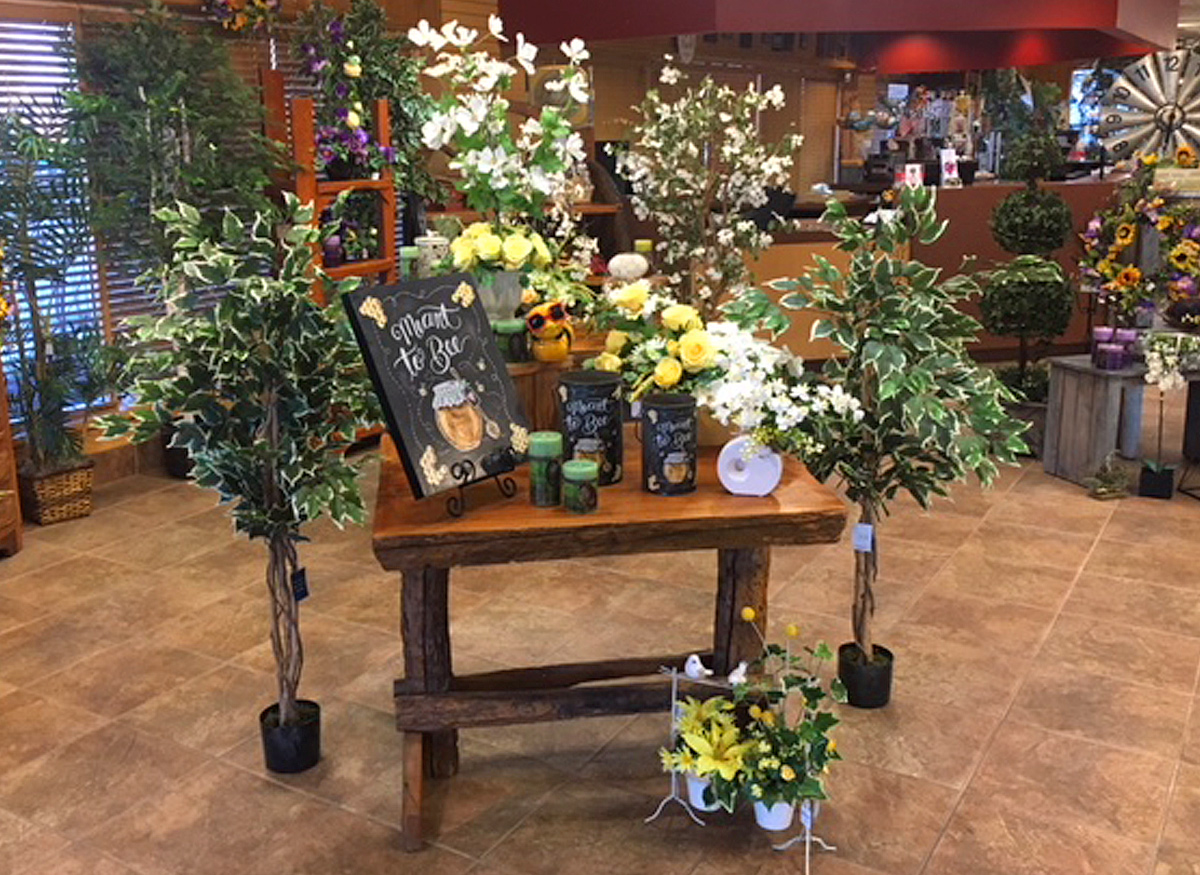 Gorgeous flower and plant arrangements in a wide range of pots and baskets
